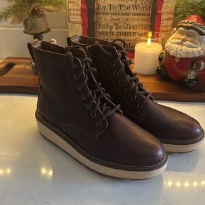 Clarks Orianna Lace Up Oxford. Brand New never worn.